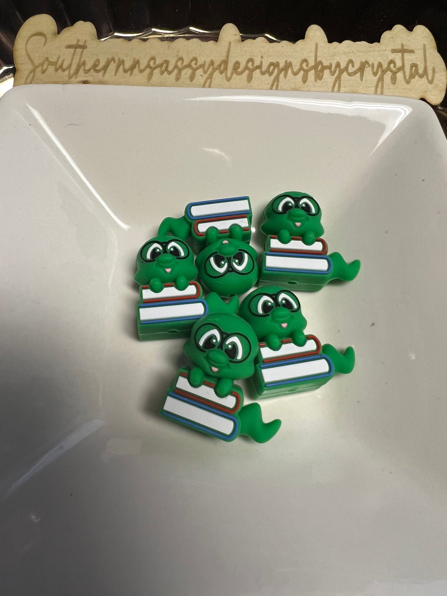 3d Worm with books #3d82