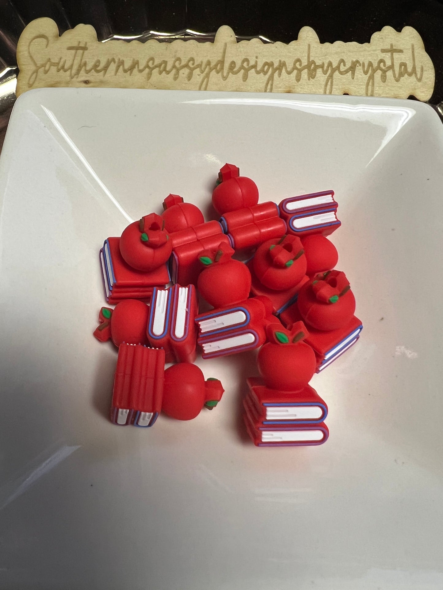 3d Apple with books #3d80