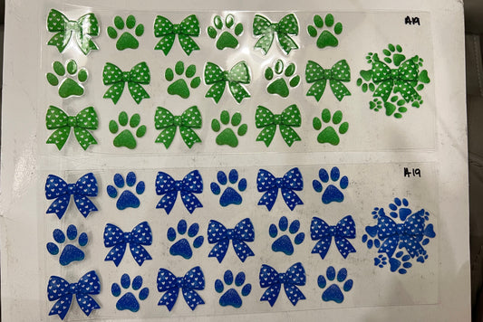A19 Dog paws and bows with lid